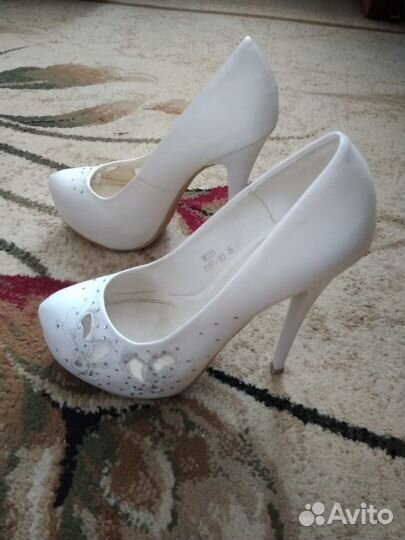 Продам свадебные туфли louisa peeress
