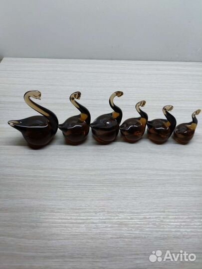 Лебеди цветное стекло