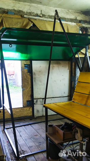 Качели садовые с крышей