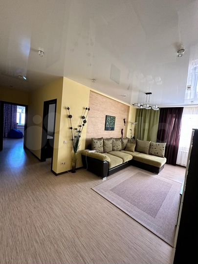 4-к. квартира, 117 м², 8/9 эт.