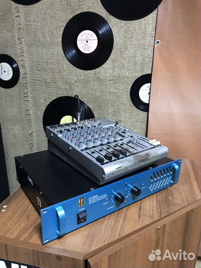 Микшерный пульт Behringer UB1204FX-PRO