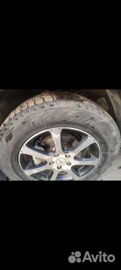 R17 Bridgestone Blizzak DM-V1 225/65, PCD 5x114.3 DIA 64.1