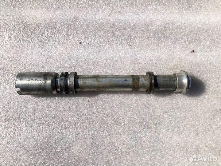 Ducati 1098S ось переднего колеса