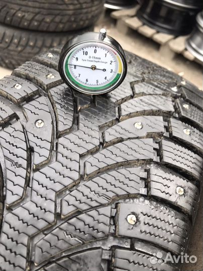 Pirelli Formula Ice 215/65 R16