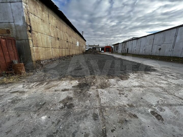 Машиноместо, > 30 м²