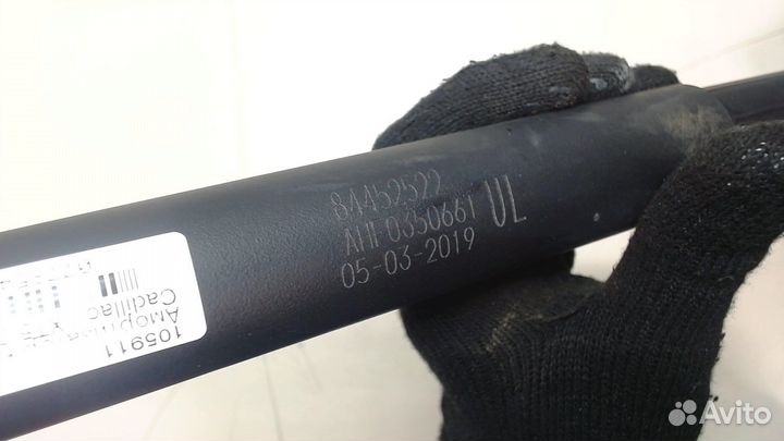 Амортизатор крышки багажника Cadillac XT5, 2019