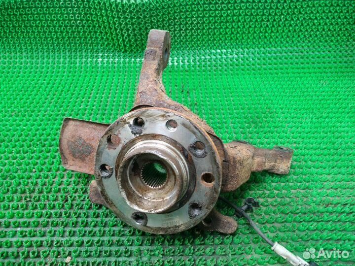 Кулак поворотный передний правый Opel Astra H