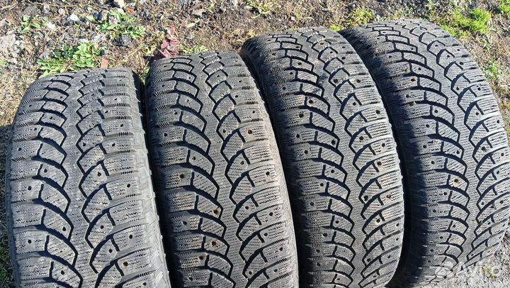Bridgestone Blizzak Spike-01 225/60 R17