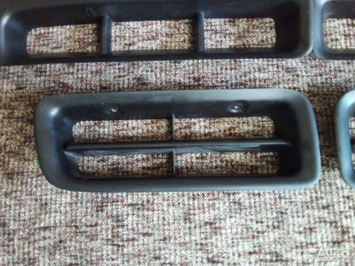 Решетка в бампер оригинал TLC 80