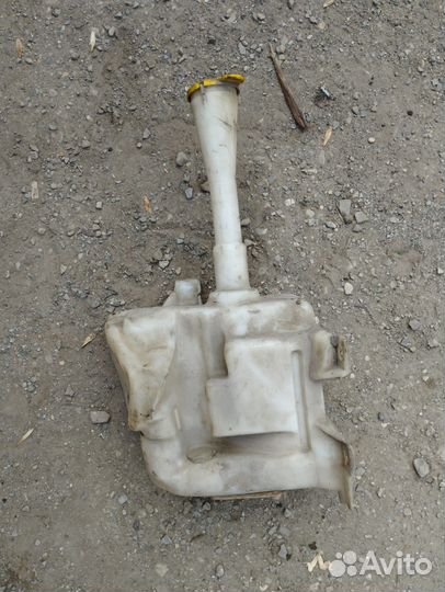 Бачок стеклоочистителя Nissan Almera N16