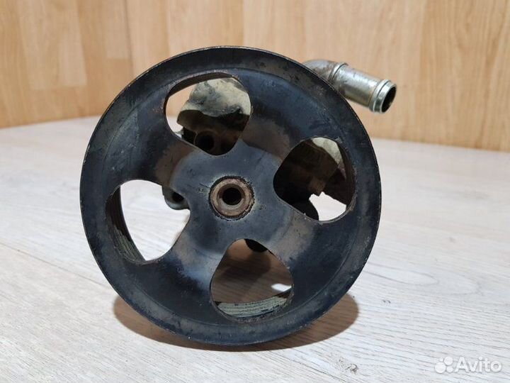 Насос гидроуселителя руля Toyota Estima TA-ACR40W