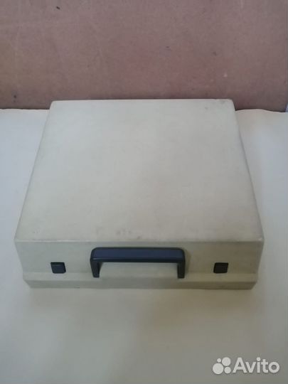 Печатная пишущая машинка