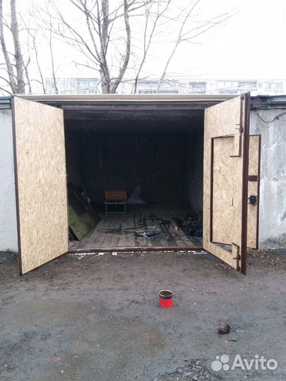 Металлические гаражные распашные ворота на заказ