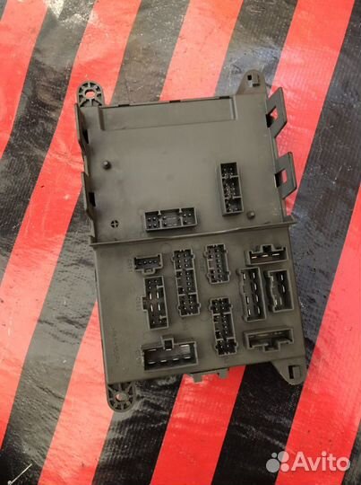 Блок предохранителей салона Фриландер 1