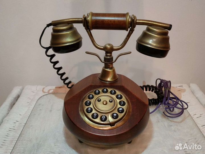 Ретро телефон Италия