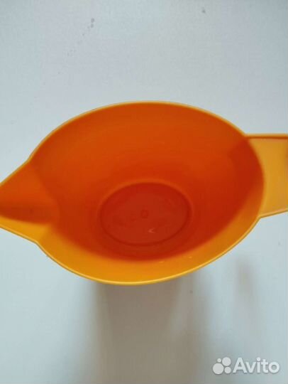 Кухонная утварь (тарелки, кувшин, вилки)