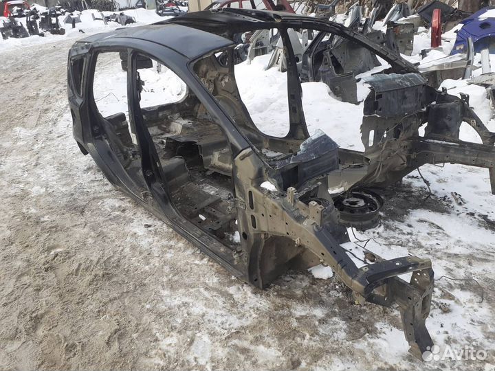 Кузов правая часть Nissan Note E11