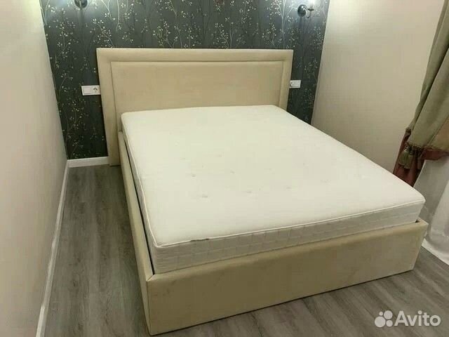 Кровать с подъемным механизмом