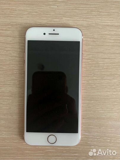 Телефон iPhone 7