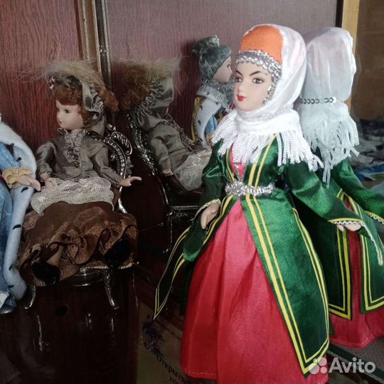 Куклы фарфоровые