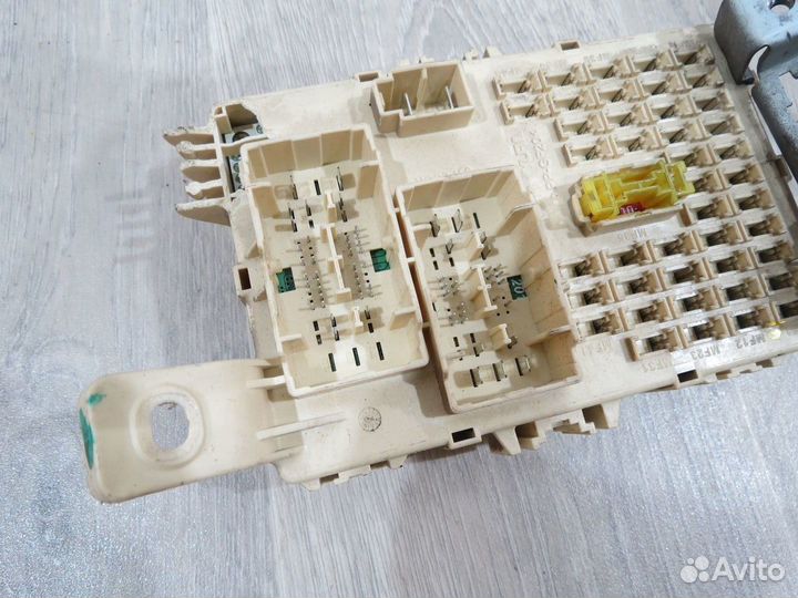 Блок предохранителей салонный Hyundai Solaris