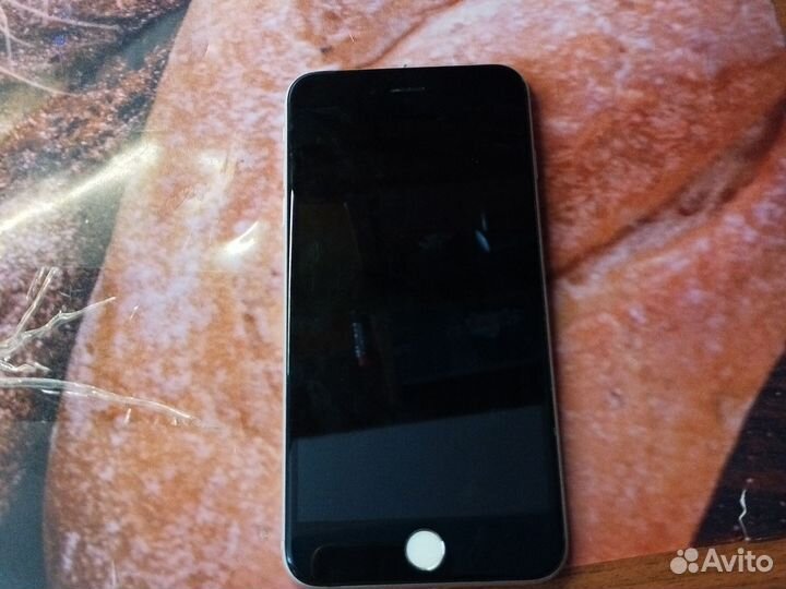 Телефон iPhone 6