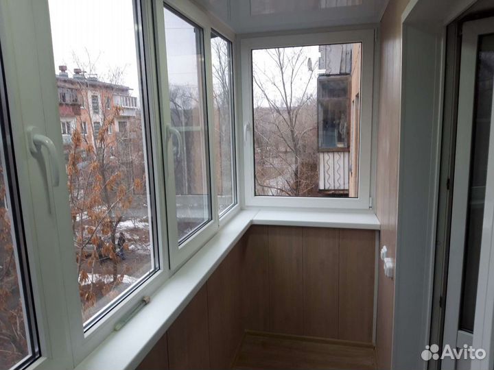 Остекление и отделка балкона