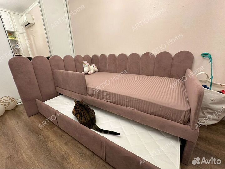 Детская кровать с ящиками