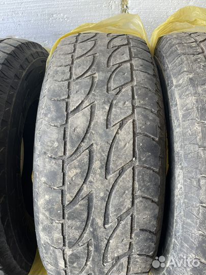 Bridgestone Dueler A/T 695 265/70 R16