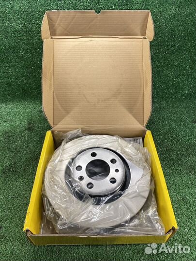 Диски тормозные передние Skoda Octavia tour a4