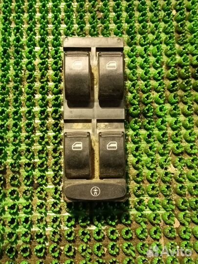 Блок управления стеклоподъемниками передней левой