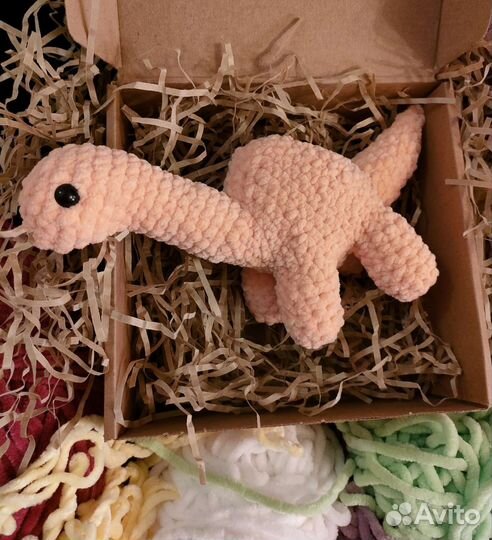 Вязаные игрушки ручной работы -динозаврик