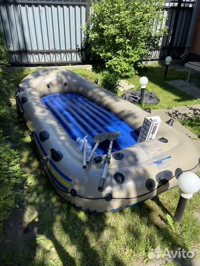 Надувная лодка intex 5-местная