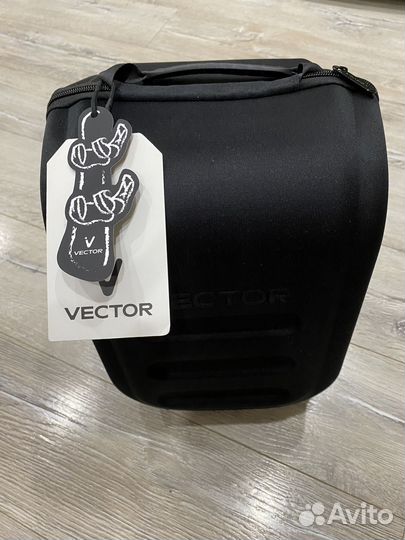 Шлем горнолыжный vector