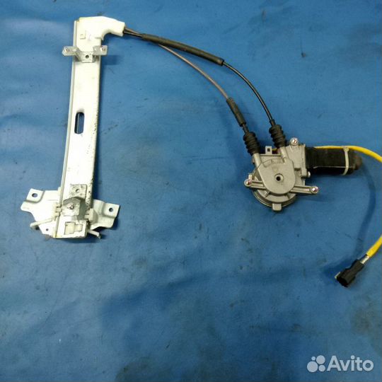 Стеклоподъемник задний левый Kia Спектра седан