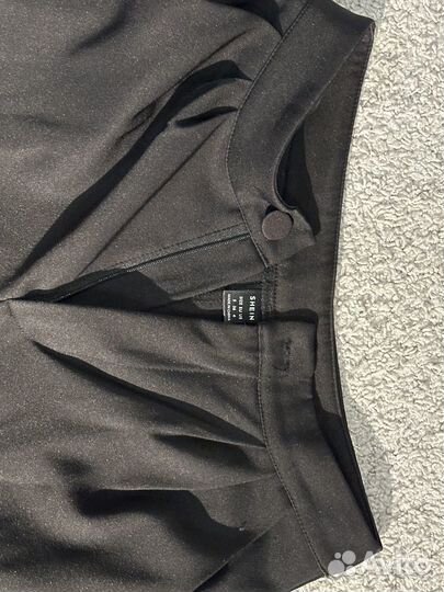 Черные брюки shein