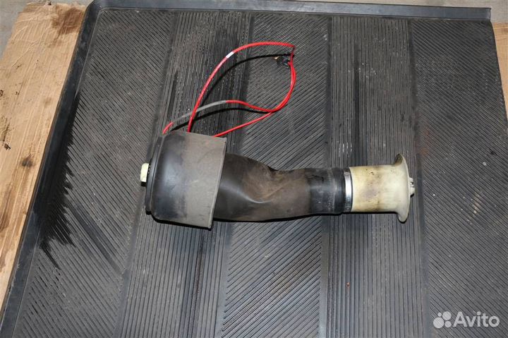 Пневмобаллон задний Jeep Grand Cherokee WK2 реста