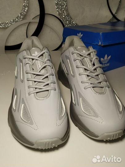 Кроссовки Adidas Ozweego