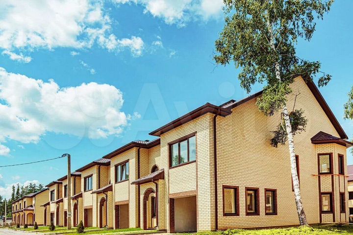 Таунхаус 220 м² на участке 4,3 сот.