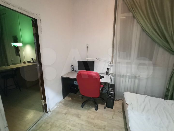 Комната 10 м² в 2-к., 2/2 эт.