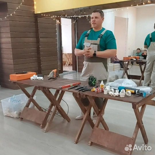 Помощник сантехника