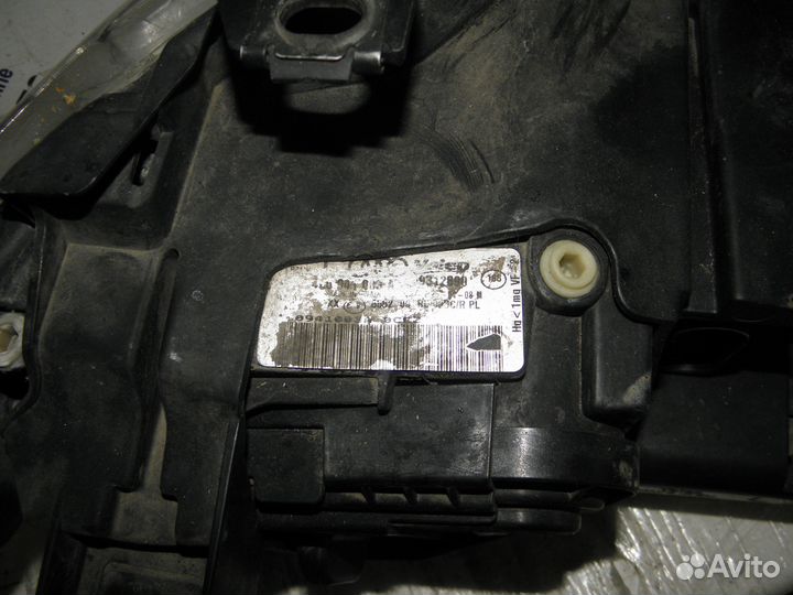 Фары Audi Q7 4L0941004L комплект Ксенон