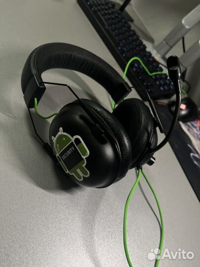 Наушиник Razer Blackshark V2