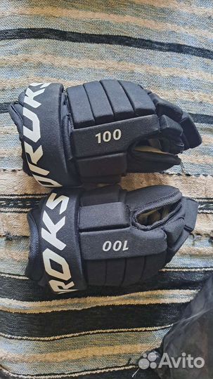 Перчатки хоккейные