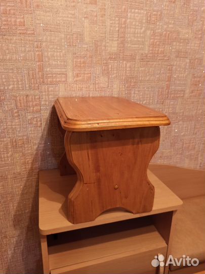 Стульчик деревянный