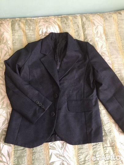 Костюм школьный р. 134-140, новый