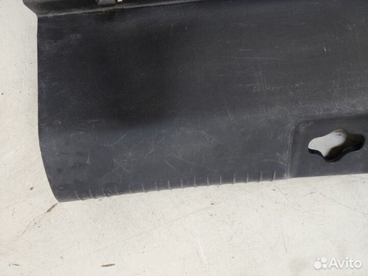 Накладка замка багажника Hyundai Solaris 1