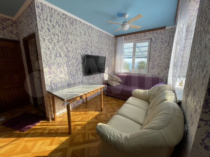 Дом 40 м² на участке 6,4 сот.