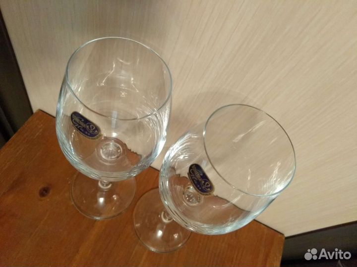 Бокалы для вина или шампанского