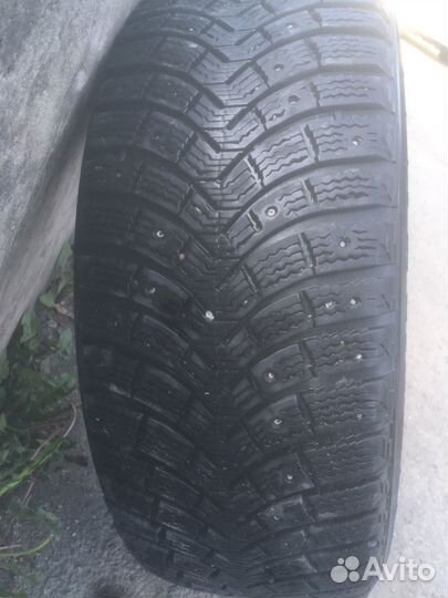 Michelin X-Ice North 2 215/55 R17